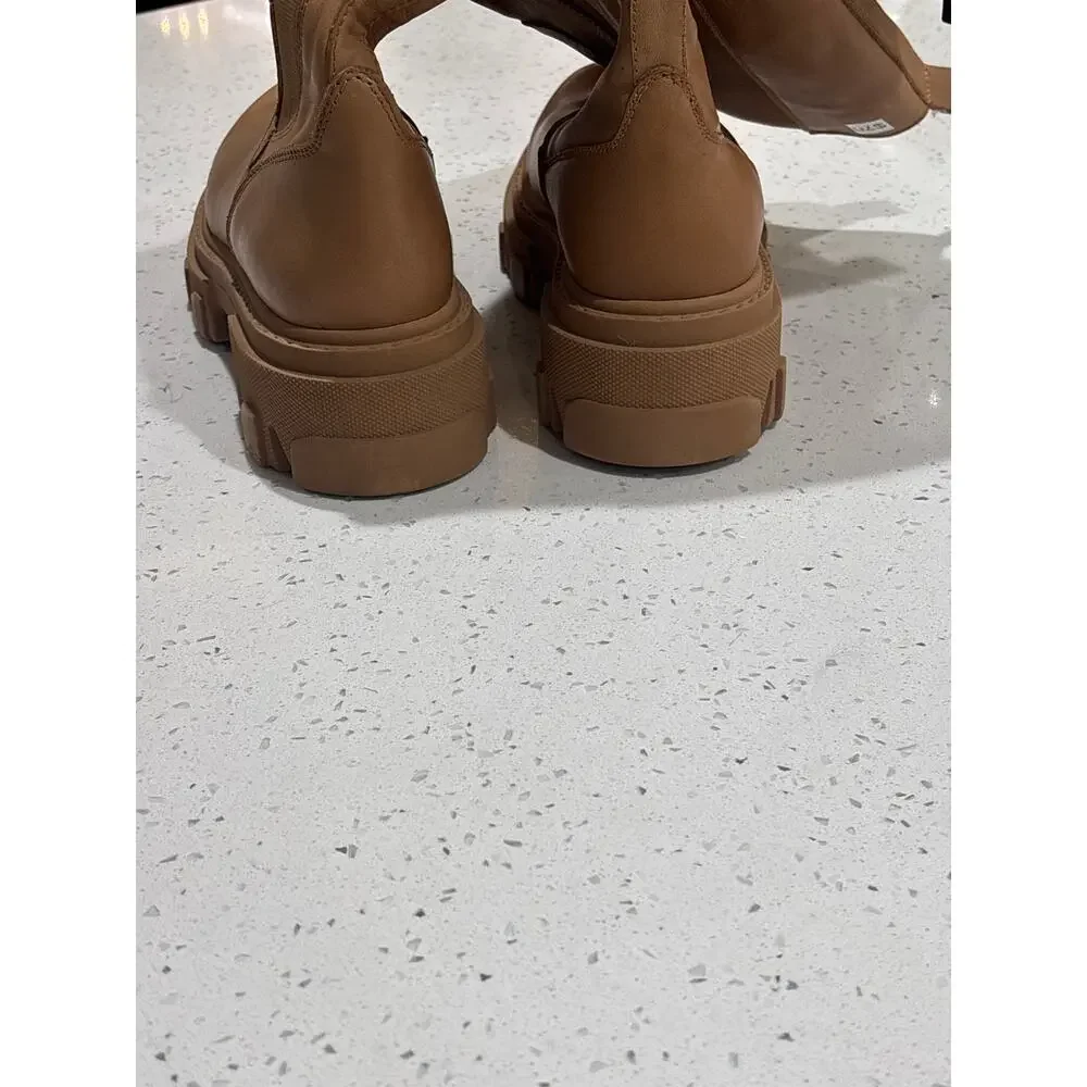 Women’s sz 8 Leather Boots